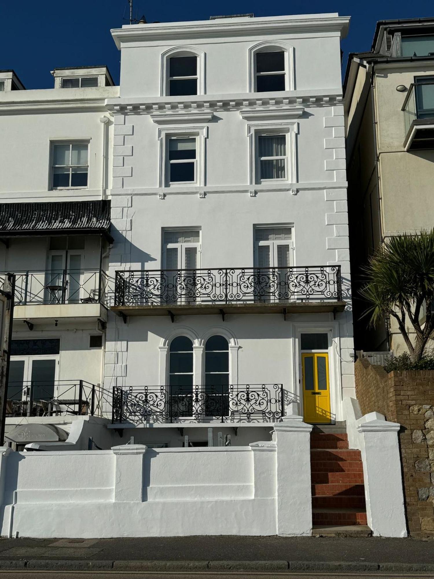 The View Sandgate Beach Exterior photo
